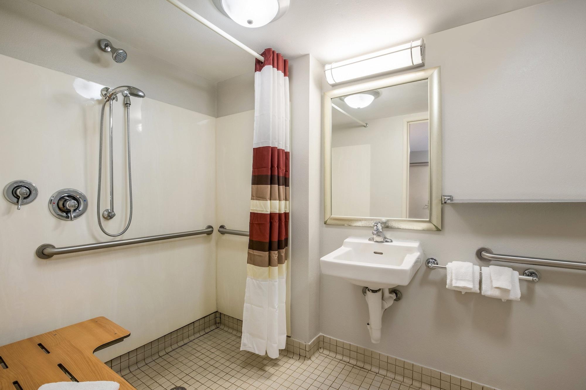 Red Roof Inn Lansing West - Msu Ngoại thất bức ảnh
